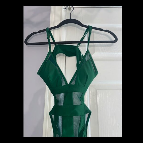Size women's small one piece mesh green swimsuit, bathing suit, women's swimwear - Picture 3 of 5